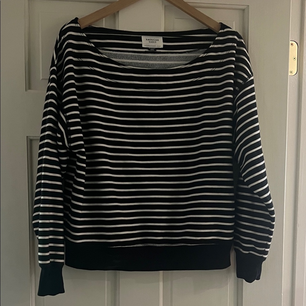 American Eagle Outfitters Black and White Striped Sweatshirt
